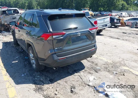 2021 Toyota Rav4 Xle Premium z USA, uszkodzony, nr VIN 2T3C1RFV4MC130366